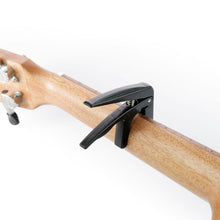 Carregar imagem no visualizador da galeria, Capotraste Moani Para Ukulele UCP01-BK